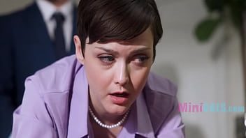 Adora sa fie dominata sexual aceasta femeie matura bruneta cu bucile mari